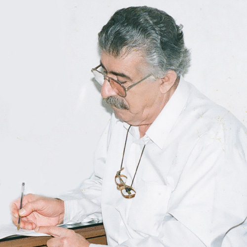 بیوگرافی منوچهر آتشی