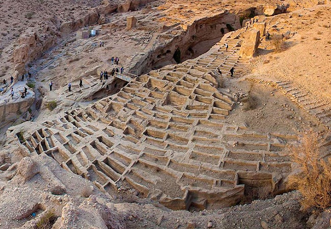گورستان صخره ای سیراف